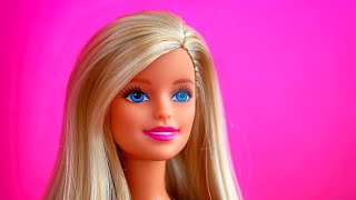 7 Σκοτεινά Μυστικά της BARBIE