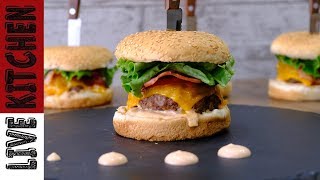 Το καλύτερο και το πιο ζουμερό CheeseBurger! Best Cheeseburger recipe-Live kitchen