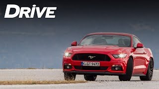 Ford Mustang GT 5.0 by DRIVE, road trip and track test (English subtitles)