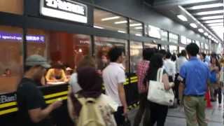 mqdefault 6041 Ελληνική Akihabara iPhone 5 waiting line (Yodobasi - Akiba) https://eliniki.gr/video/nokia-lumia-830-hands-on-ifa-2014-greek/