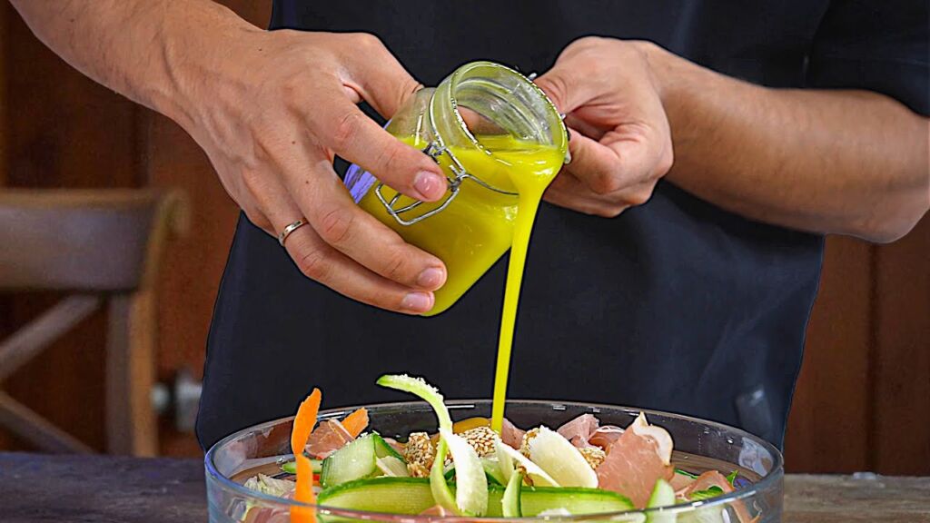 Πώς να φτιάξεις τη βασική Σως για Σαλάτες Vinaigrette που ταιριάζει με όλα Γαστρονομία Ελληνική